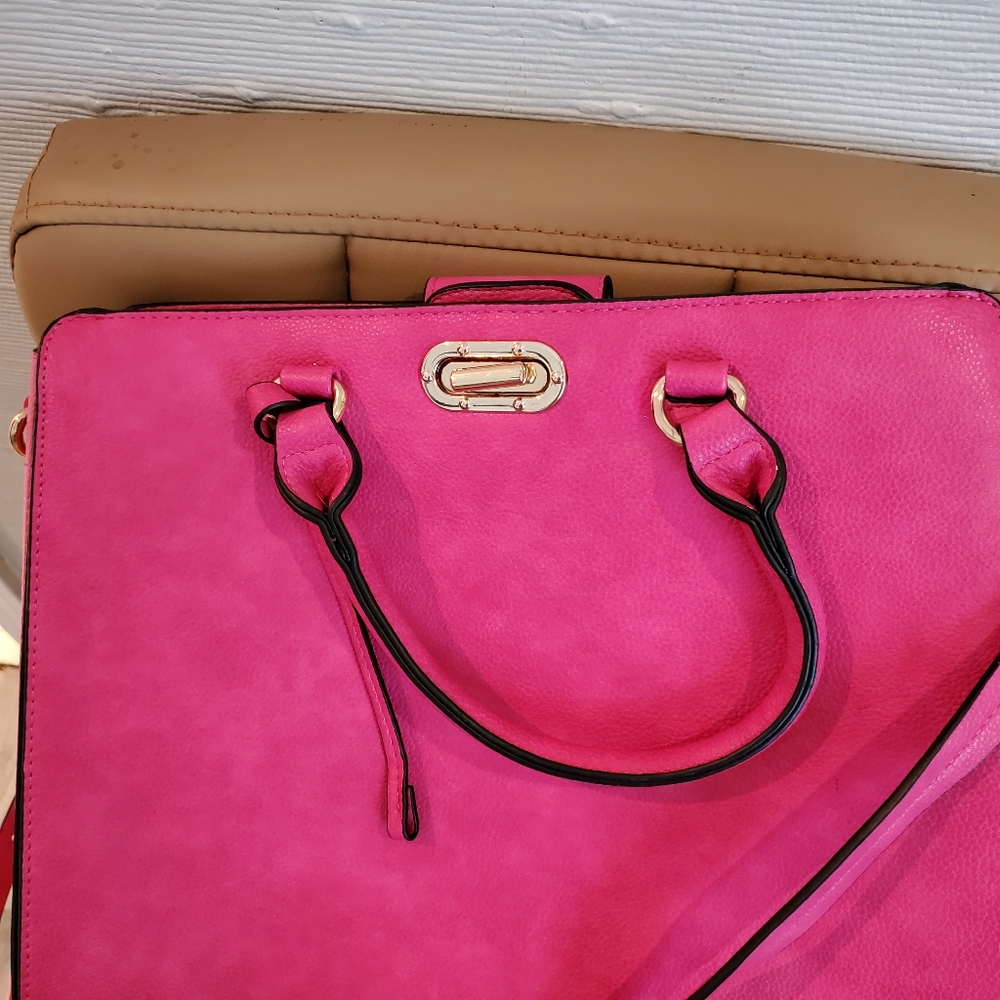 Un used off brand purse